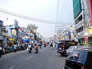 Another view of Gandipuram Crosscut Road