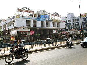 Lakshmi Complex - Saibaba Kovil, Mettupalayam Road