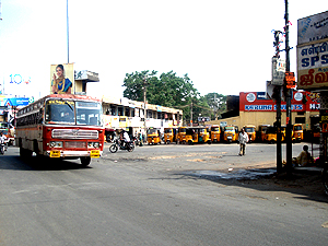 Mettupalayam Auto Stand near the Bus Stand